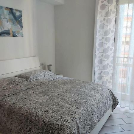 Appartement Ampio Bilocale In Zona Porta Vittoria / Corso Lodi à Milan Extérieur photo
