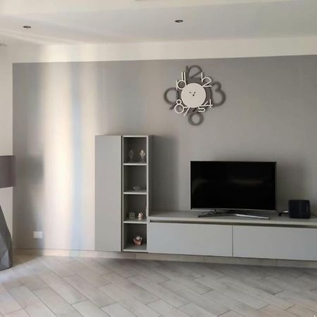 Appartement Ampio Bilocale In Zona Porta Vittoria / Corso Lodi à Milan Extérieur photo