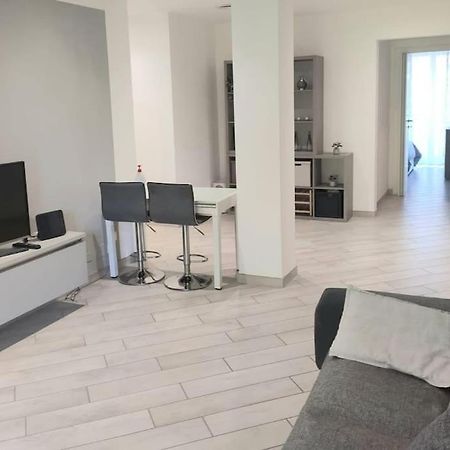 Appartement Ampio Bilocale In Zona Porta Vittoria / Corso Lodi à Milan Extérieur photo