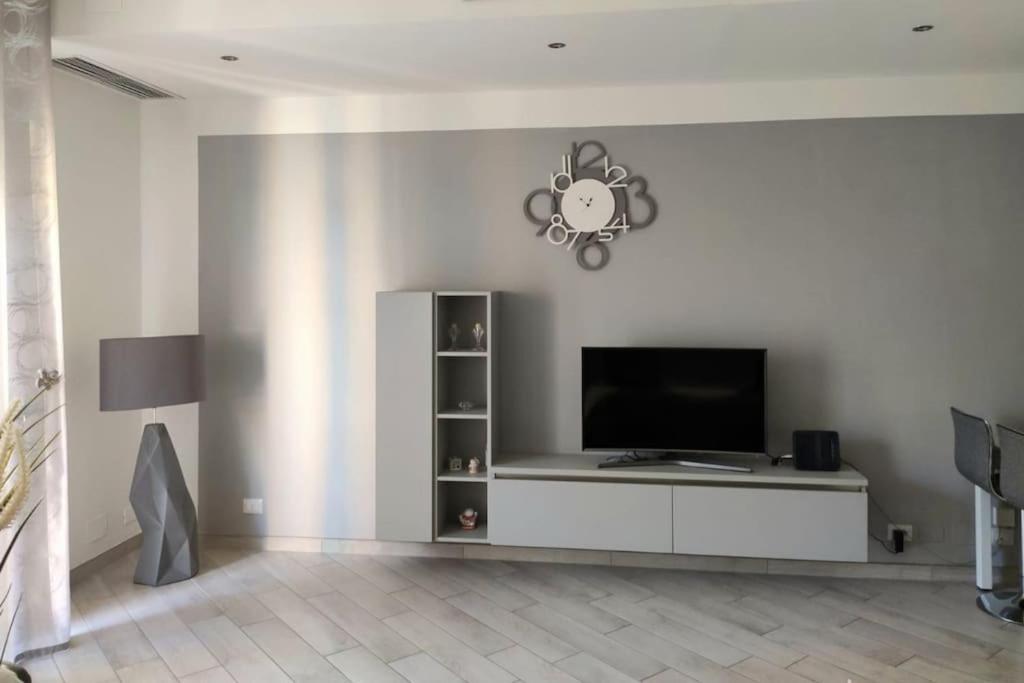 Appartement Ampio Bilocale In Zona Porta Vittoria / Corso Lodi à Milan Extérieur photo