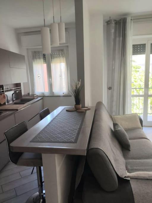 Appartement Ampio Bilocale In Zona Porta Vittoria / Corso Lodi à Milan Extérieur photo